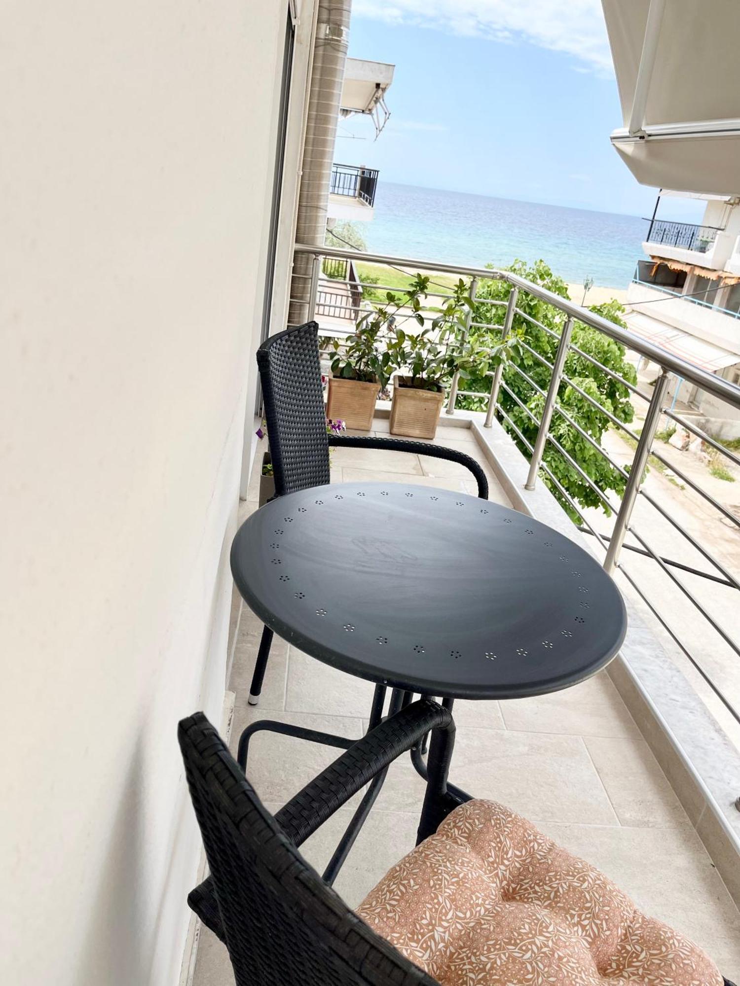 The Beach House Paralia Dionisiou Zewnętrze zdjęcie